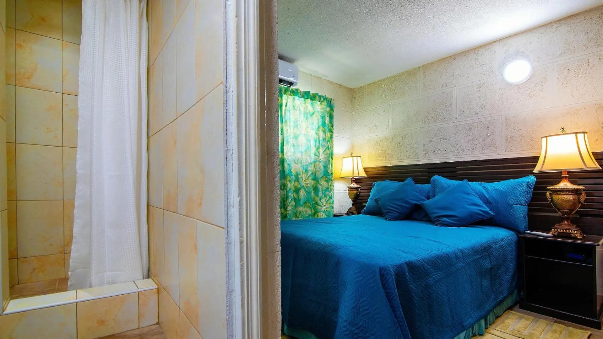 Carambola Hotel With Pool Access, Steps To Beach Christ Church 0*,  Barbados