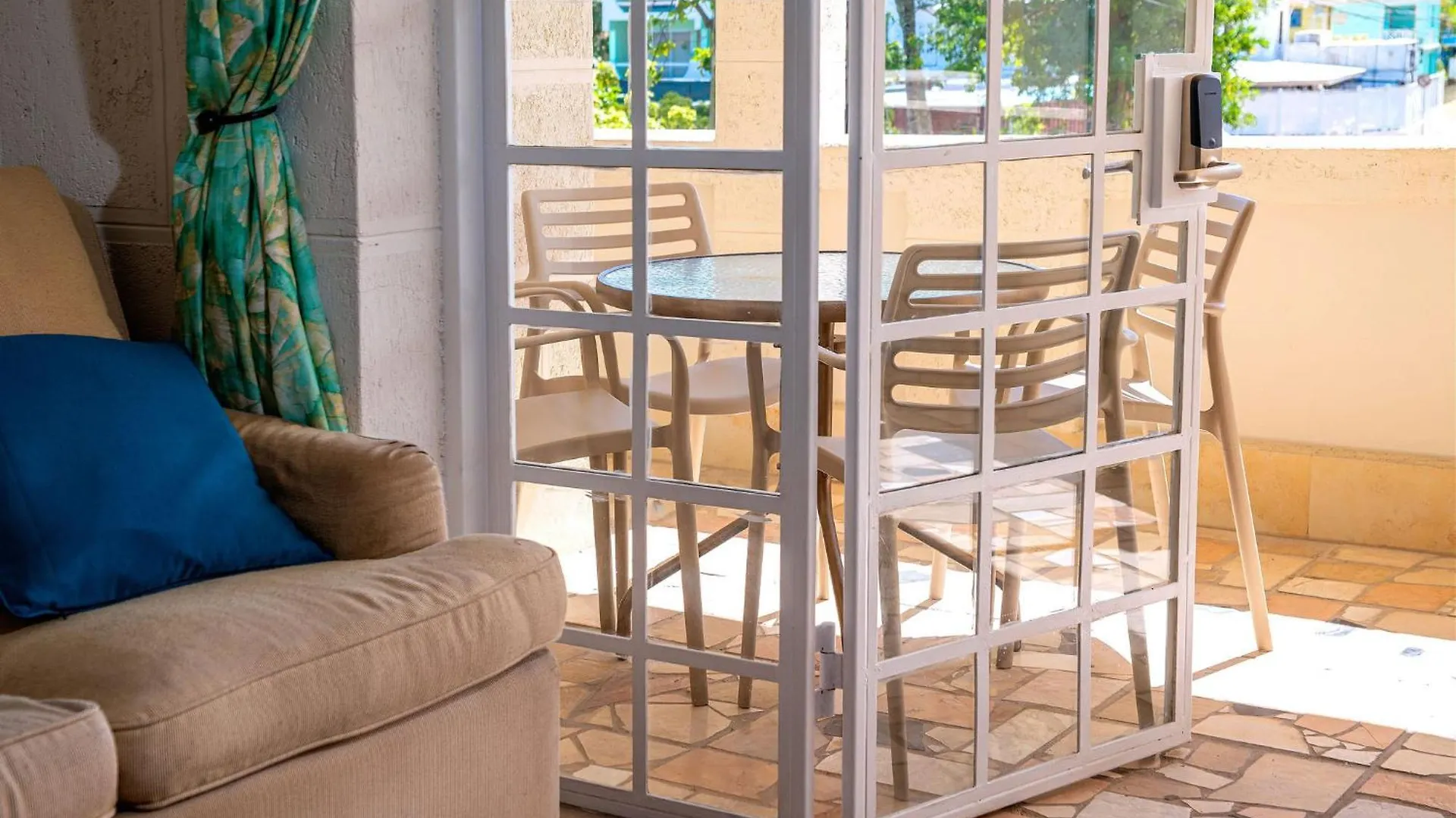 Carambola Hotel With Pool Access, Steps To Beach Christ Church Apartment
