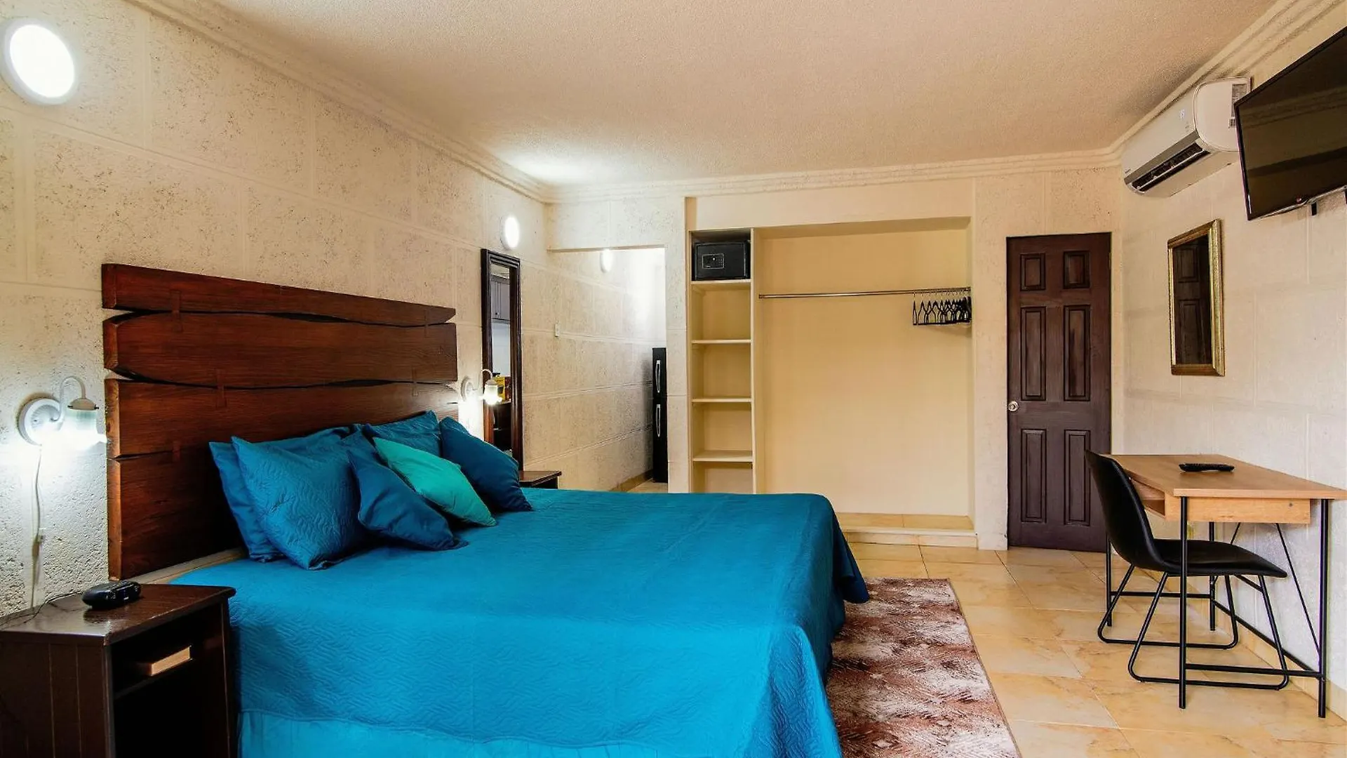 Carambola Hotel With Pool Access, Steps To Beach Christ Church
