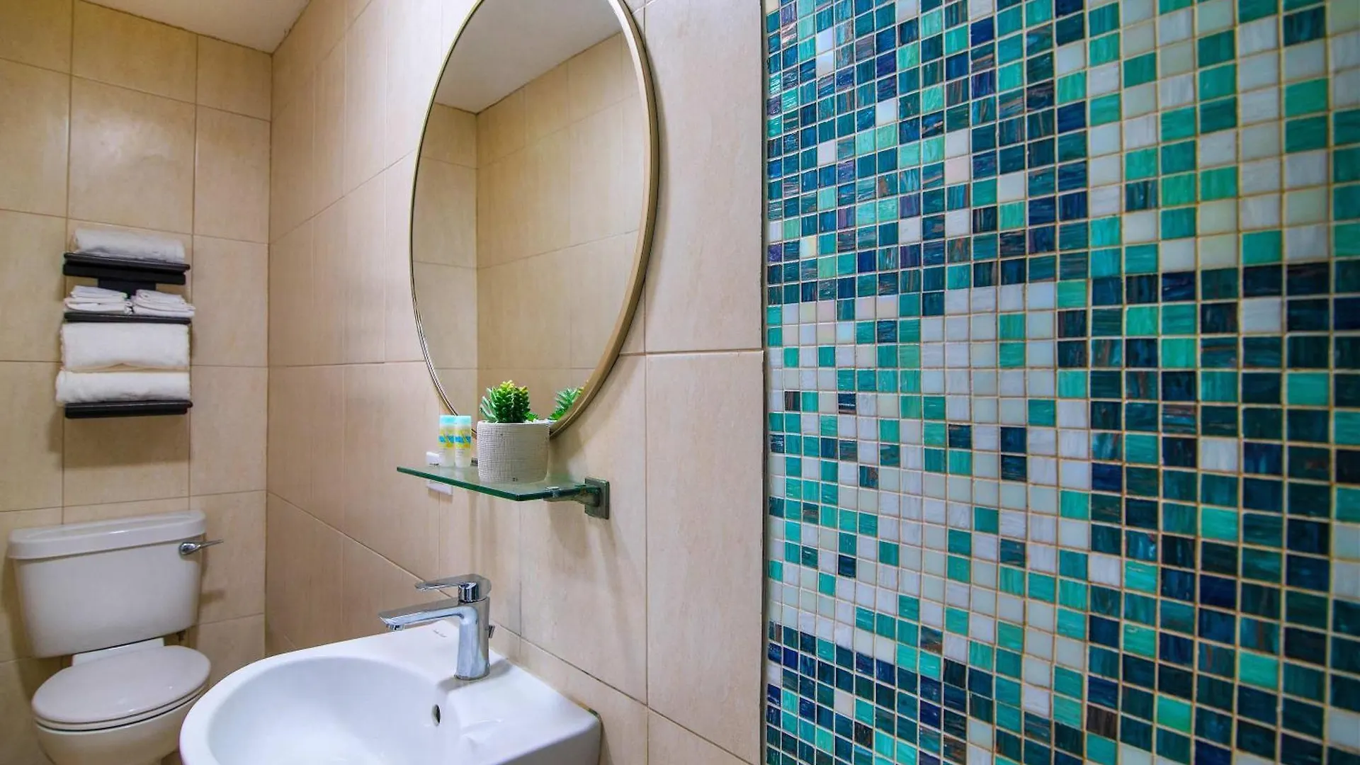 Carambola Hotel With Pool Access, Steps To Beach Christ Church