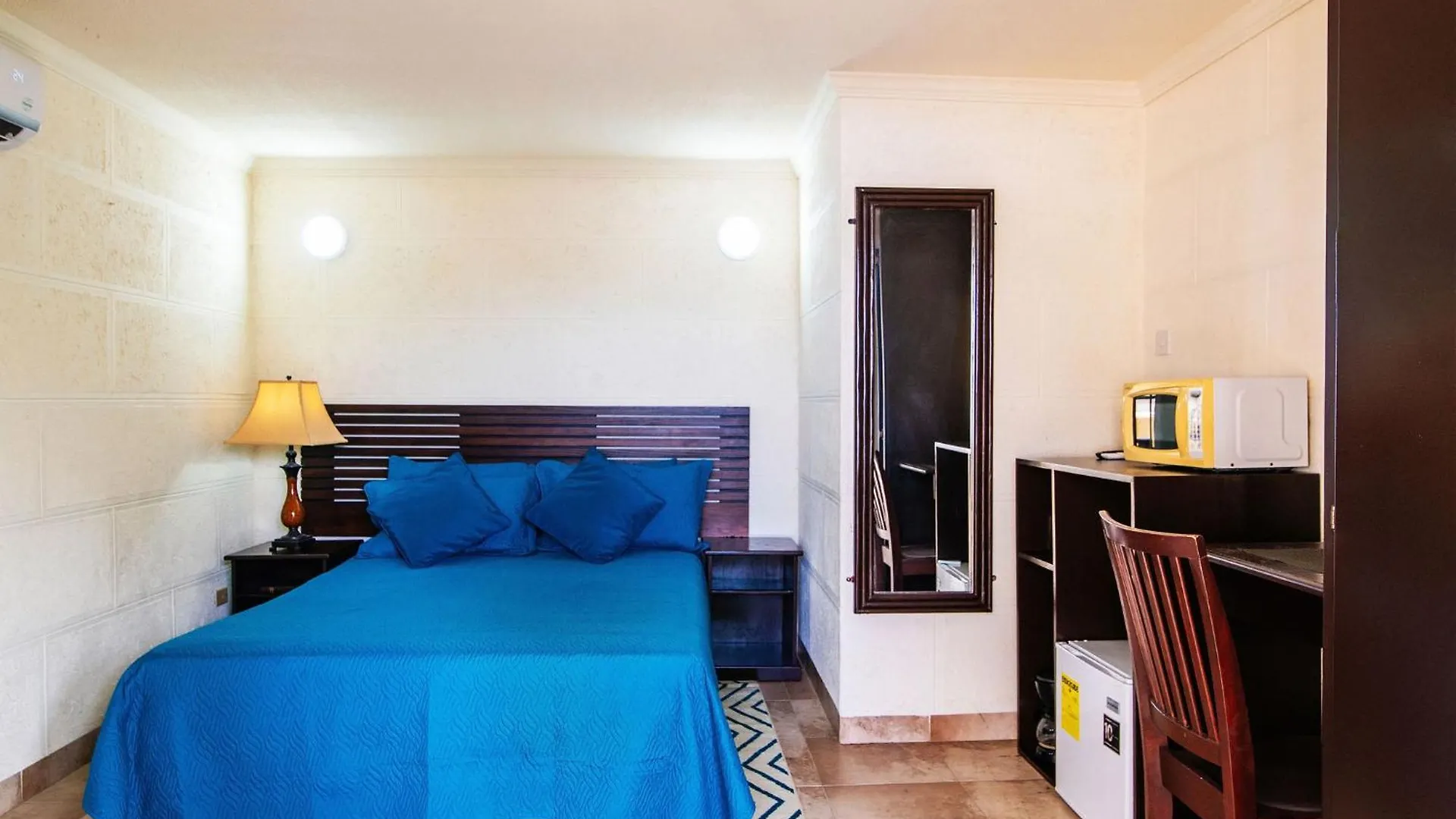 Carambola Hotel With Pool Access, Steps To Beach Christ Church Apartment